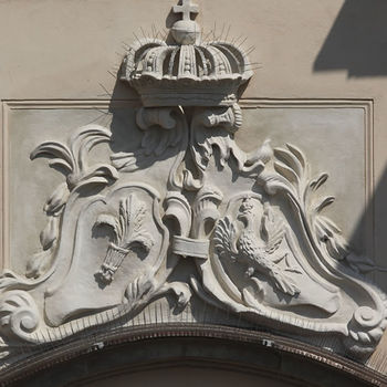 Restoration of stucco and monuments - coat of arms after